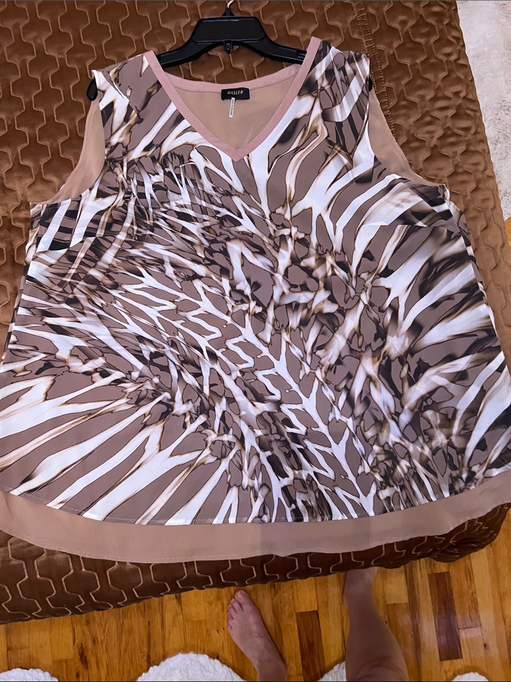 Basler Taupe, White & Pink Abstract V-Neck Sleeveless Top